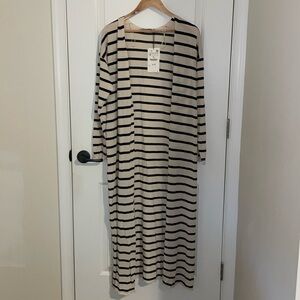 Brand: Zara
Size: Medium 
New with tags